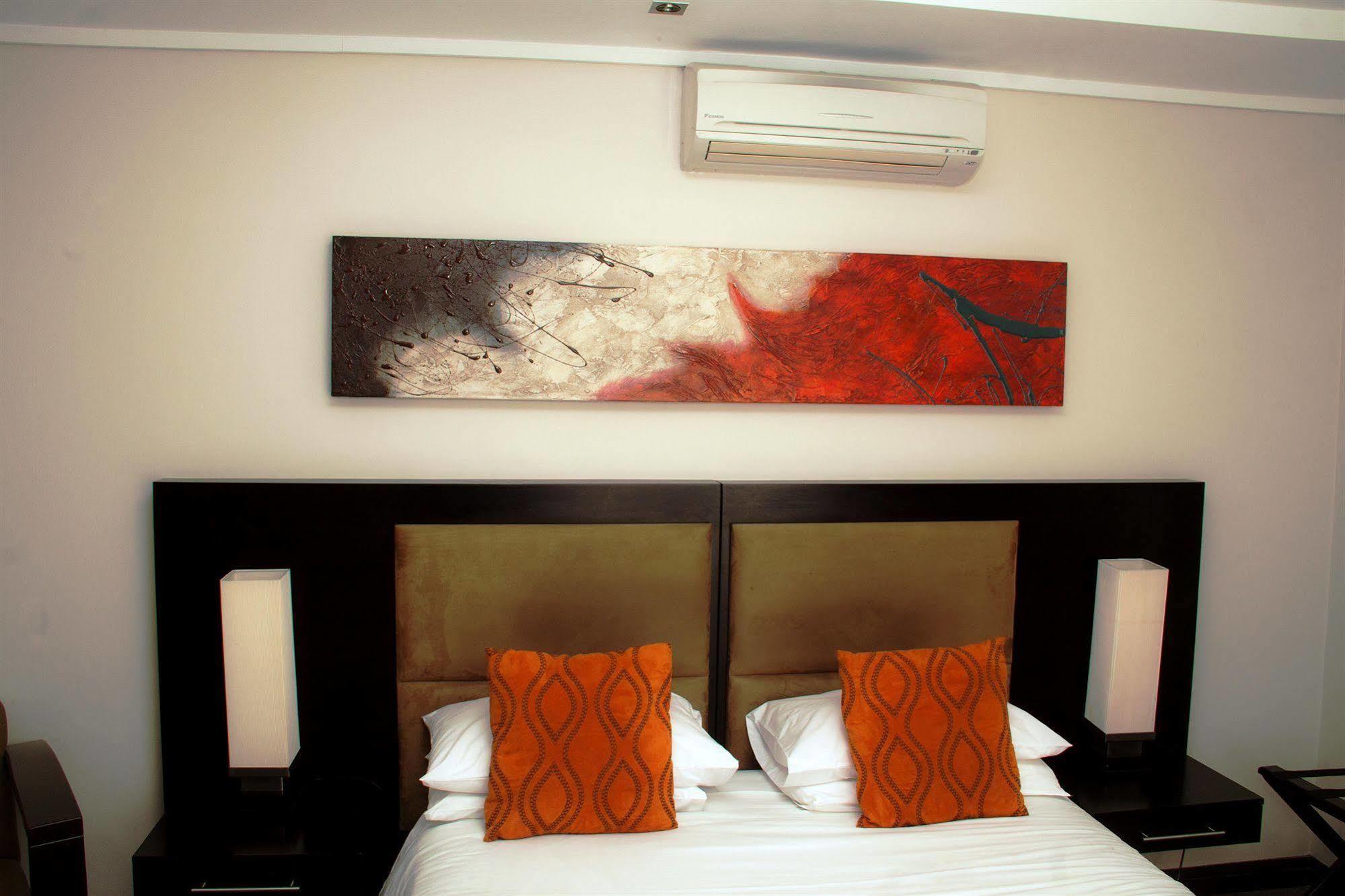 Urban Chic Boutique Hotel & Cafe Le Cap Extérieur photo